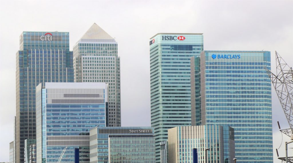 saat ini marak terjadi fintech mengakuisisi bank
